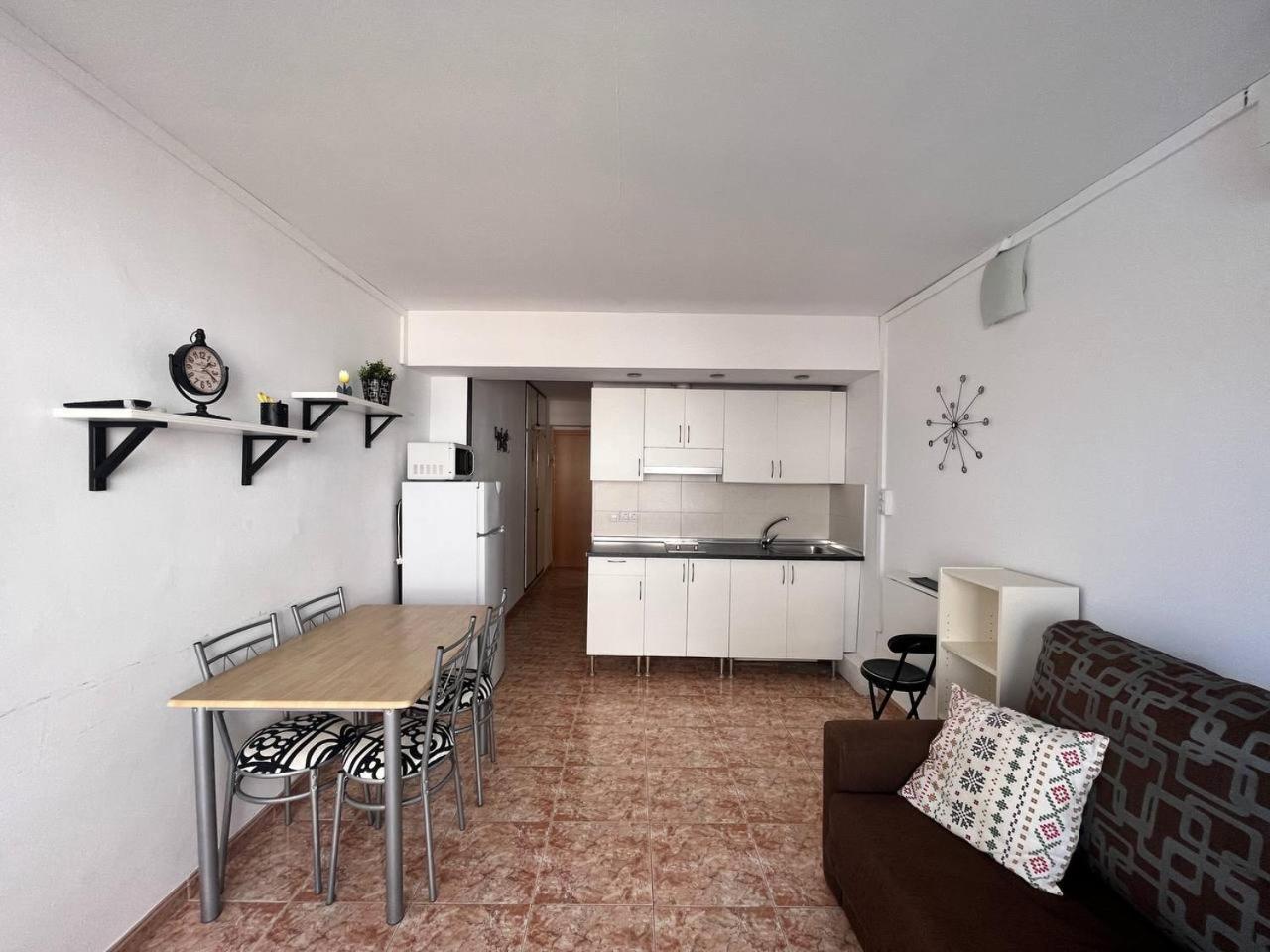 Estudio Con Tres Piscinas Comunitarias Y Pista De Tenis Roses Exterior photo